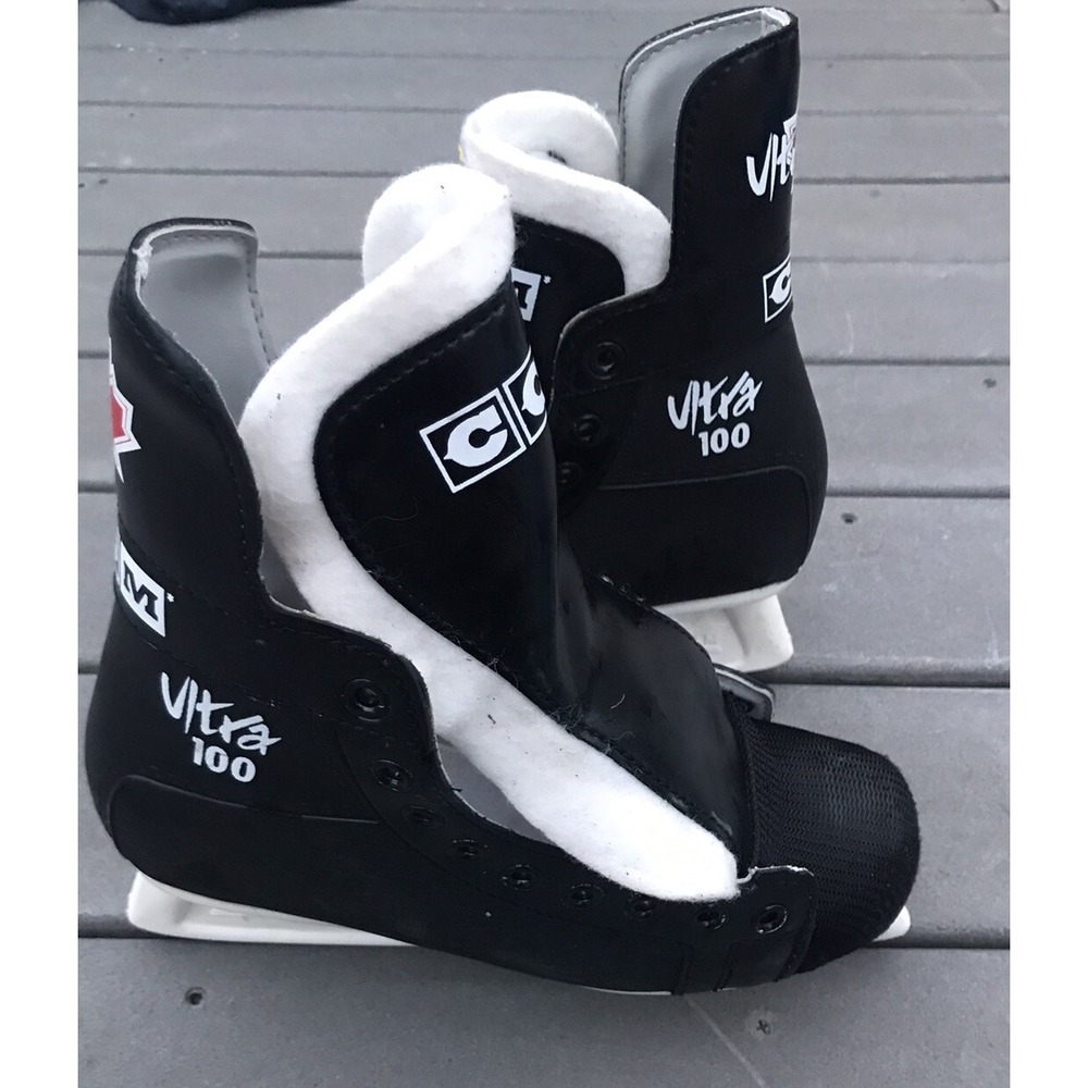 CCM Ultra 100 Junior Ice Hockey Skates Size 5